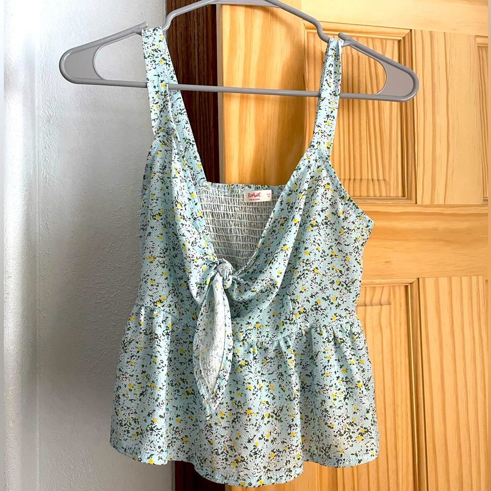 Romwe size S cropped tank top tie front floral